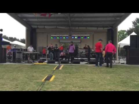 DESCEMER BUENO CON  TIMBALIVE