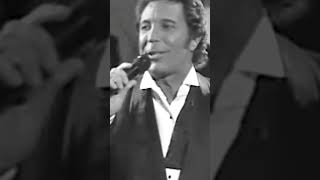 Tom Jones - Funny Familiar Forgotten Feelings