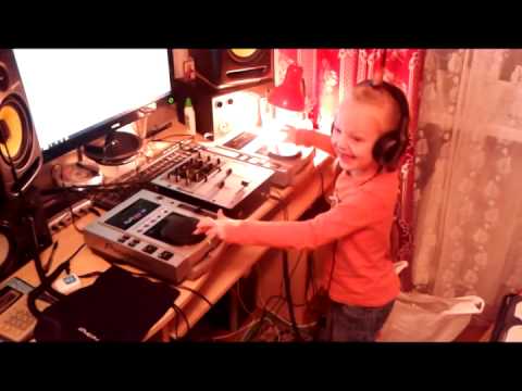 Dj Veronika. Дочка в восторге от творчества Maceo Plex!!!