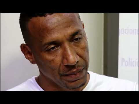 Actitud de pasajero hace dudar a efectivos de la PDI. ECNM, Canal 13.