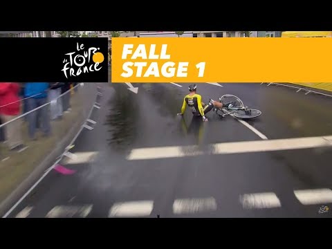 Little crash for Groenewegen  - Stage 1 - Tour de France 2017