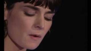 Sinead O'Connor - He Moved Through The Fair