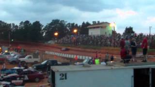 preview picture of video 'Laurens County Speedway Crate Heat Race 7/20/13'