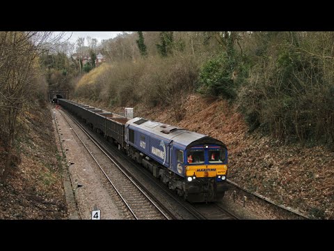 GBRf 66727 “Maritime One” passes Grove Junction working 4Y19 - 27/2/23