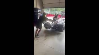 Imola, il video delle prove in pista delle auto da corsa guidate dell'Ai: «Sfrecciano oltre i 250...