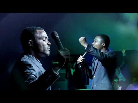 Bomby Johnson akiimba Moyo Wangu Uko Wazi kwenye tamasha la IT`S ON