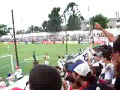 "sale el danu a la cancha!" Barra: Los Danu Stones &bull; Club: Danubio