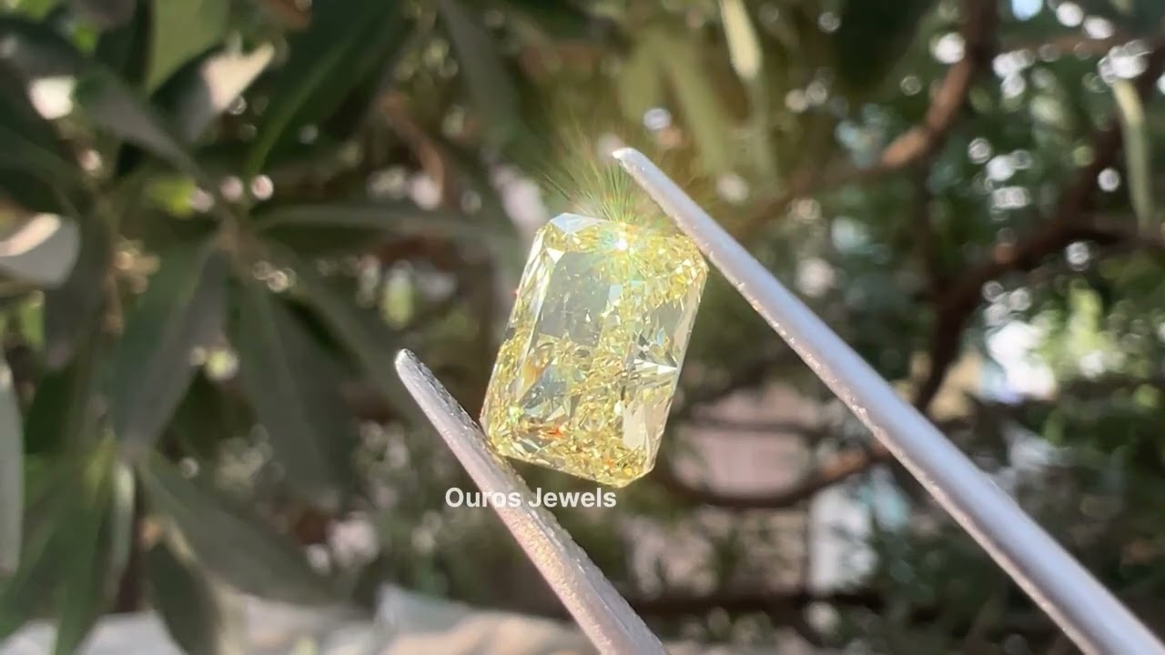 Fancy Intense Yellow Radiant Cut Diamond @ourosjewels