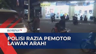 Download lagu Panik! Sejumlah Pemotor Putar Balik Hindari Razia Polisi di Pesanggrahan Jakarta Selatan mp3