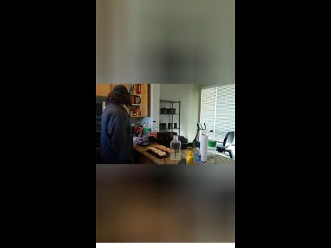 🍗🍗🍗🍗Preparation of turkey sandwiches with a focus on macros and ingredients.