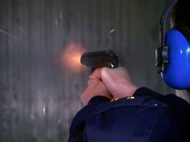 Женщины взялись за оружие