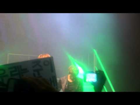 B2ST Shock United Cube in London 111205