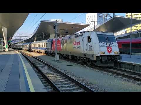 MAV H-START 460 013 with Eurocity 143 in Vienna with departure to Cluj (11.12.2022)
