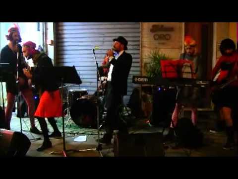 Risveglio dopo l'orgia - Posalfiasco!!!