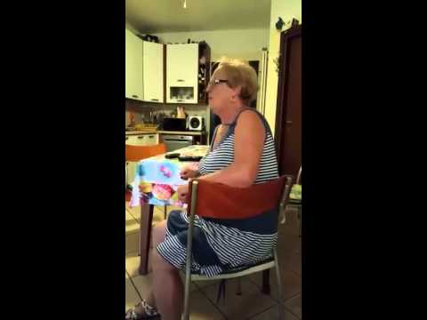 Freestyle di nascosto a nonna ballerina by miki