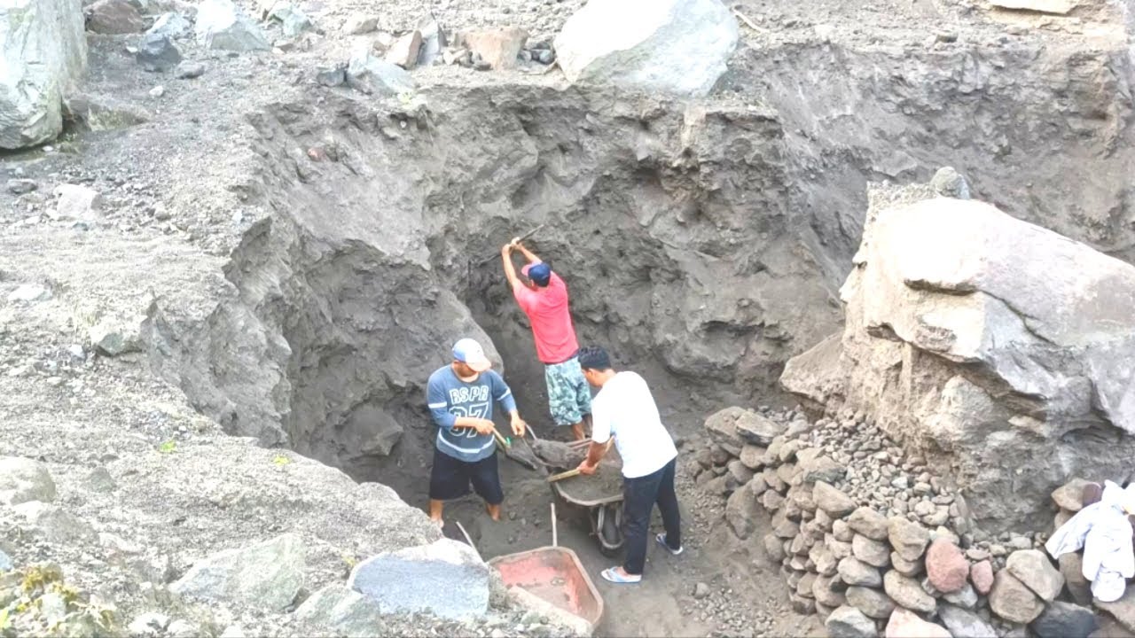 From The Abundance Of Black Sand There, The Miners Looked For Sand And Immediately Sifted It.