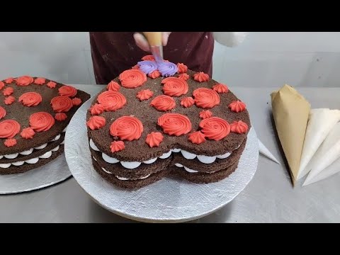 double layer cake heart ❤️ fresh creeam easy decorate by chef saqibgujjar #cake #cakedecorating #