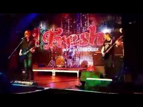While The Scavengers Hunt - (Live Greyhound Hotel - Fresh, 06 August 2014)