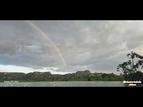 Arco-íris nas montanhas da Lagoa da Serra no Tocantins