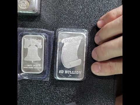 SIZE COMPARISON BETWEEN SILVER COINS BUILION & POURED BARS 🤑 I LOVE THEM ALL #silverbar #silvercoin