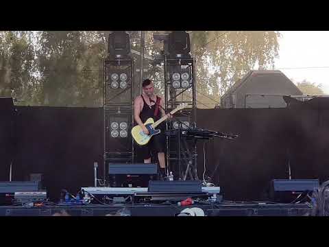 Petebox - Where is my Mind (Pixies cover) (Live at Rock for People 2018, Hradec Kralove Airport)