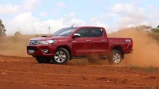 Review Toyota Hilux 2.5 V | Oto.com