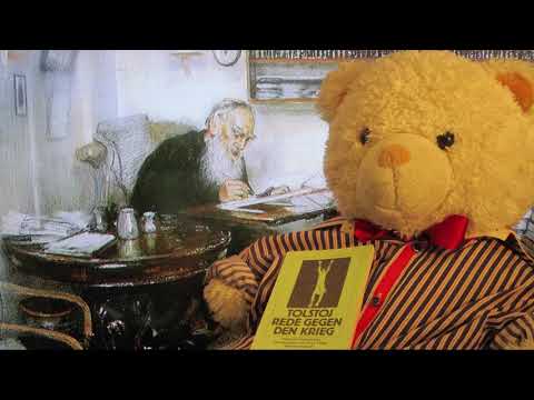 Prof. Bärsten liest aus einem Brief von Leo Tolstoi an Mahatma Gandhi