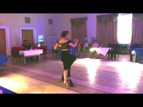 Denis Petrovich & Anna Tikhomirova - Una fija