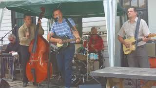 Love's Gonna Live Here - Lew Lewis Country Band