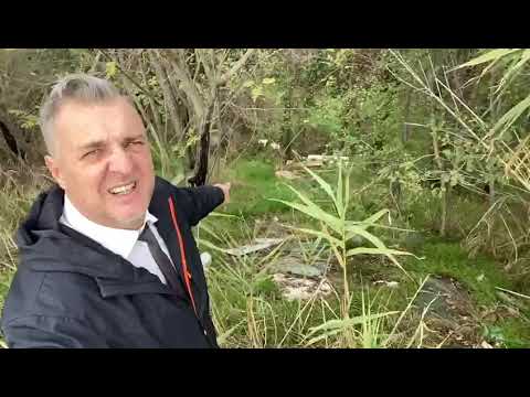 Grosseto - Ponte Bellavista: sotto lo storico cavalcavia degrado e rifiuti speciali.