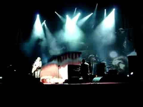 James Blunt - Malaga 6th July 2008. Give me some love intro