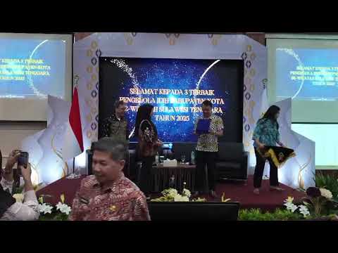 Penyerahan Pengelolaan JDIH Terbaik Kabupaten dan Kota Se-Sulawesi Tenggara 2025