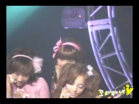 081212 KARA Fancam Pretty Girl (Jiyoung)