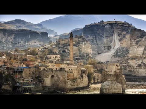 Leon McCarron on ‘Wounded Tigris: A River Journey Through the Cradle of Civilisation’