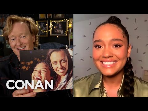 基爾西-克萊蒙斯的女友是一個新興的木匠 - CONAN在TBS上。 (Kiersey Clemons’ Girlfriend Is A Budding Carpenter - CONAN on TBS)