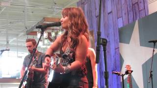 Rachele Lynae &quot;Clean&quot; Acoustic, CMAfest 2015