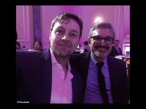 Savage Garden's Darren Hayes says he was 'questioning his sexuality' during romantic shoot with Kirs