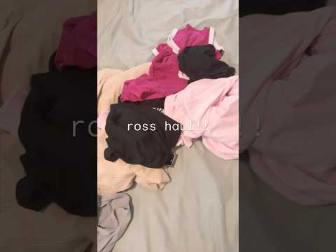 Bingung cari outfit kece tanpa merogoh kocek dalam? Coba deh thrifting di Ross, siapa tahu kamu dapat harta karun fashio...