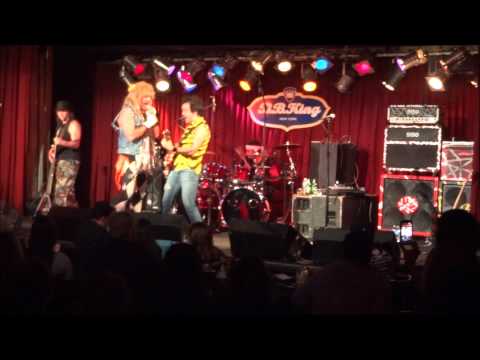 UNCHAINED : THE MIGHTY VAN HALEN TRIBUTE