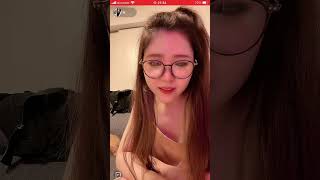 ライブ配信　夏のギャルははだけっぷりが素晴らしい　胸チラ　谷間