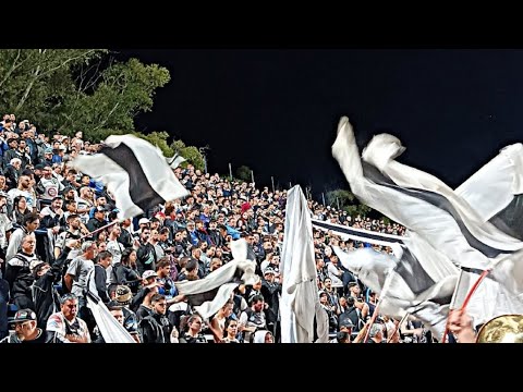 "Porqué será que me gusta la noche ALL BOYS en el bosque" Barra: La Peste Blanca &bull; Club: All Boys