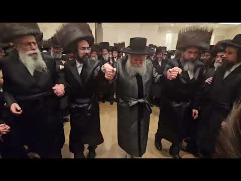 Bobover Rebbe Dances At the Wedding of one of his chassidim - Kislev 5786