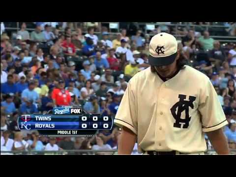 2012/07/21 Mendoza snags a comebacker