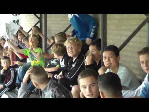 Nieuwenhoorn (za) kampioen 4e klasse, seizoen 2013-2014.