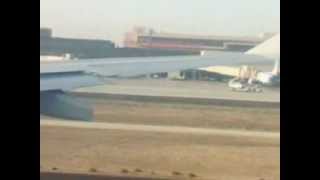 preview picture of video 'Cathay Pacific CX745 Landing in Bahrain International Airport'