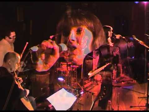 Videoclip de She Moved Through The Fair — Joan Baez