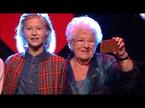 🎵Mijn oma die vlogt (met Oma Miep) - Live in Concert 2016 - Kinderen voor Kinderen