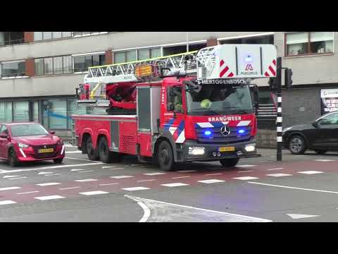 Brandweer Den Bosh TS 21-2031 + AL 21-2051 met spoed naar een afhijsing in Den Bosh