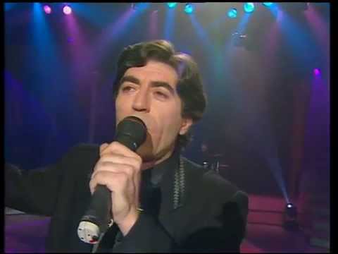 JOAQUÍN SABINA "A LA ORILLA DE LA CHIMENEA"