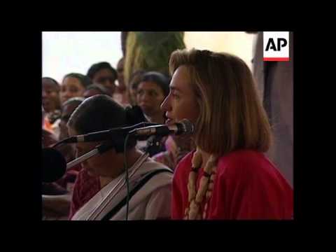INDIA: HILLARY & CHELSEA CLINTON VISIT TO THE TAJ MAHAL